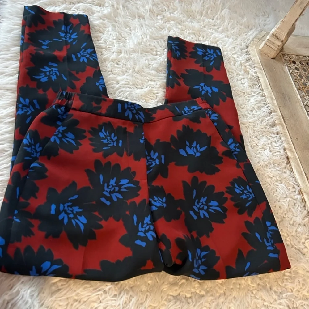 50%offw❤️ jCrew 💋Firework Floral Pants size 2 elastic waist 30” inseam sk91